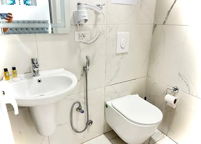 Square Hotel