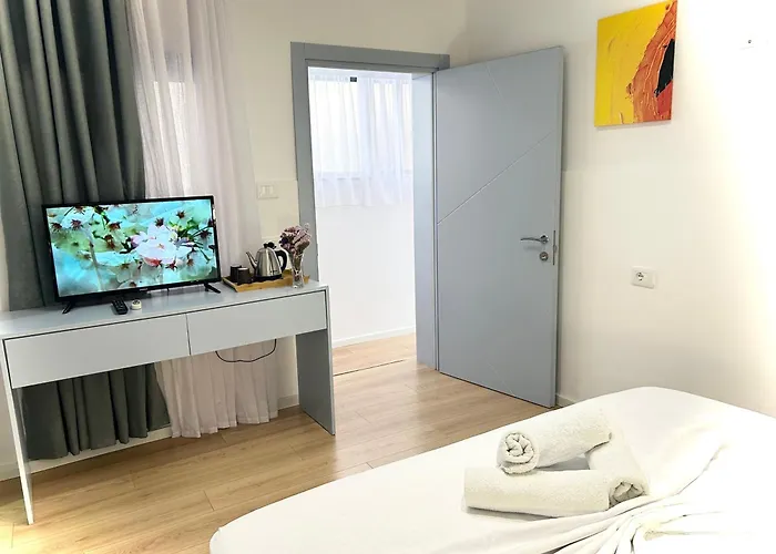 Square 3* Tirana