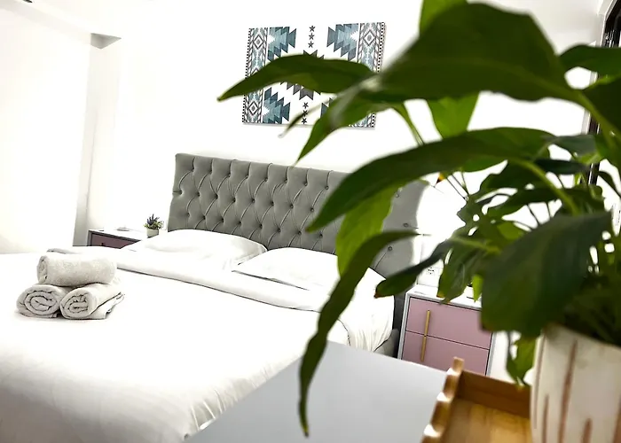 Square Hotel