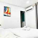 Otel Square 3*