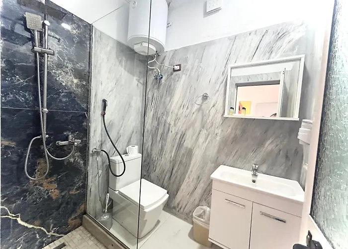 Square Hotel 3*