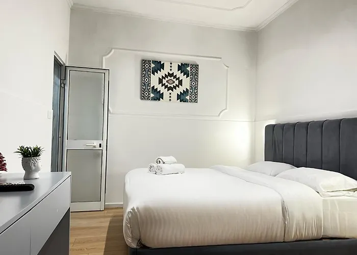 Square Hotel 3*