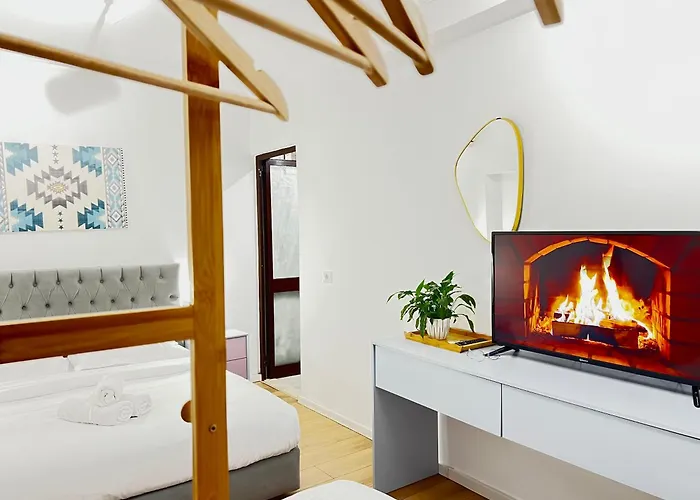 Square 3* Tirana